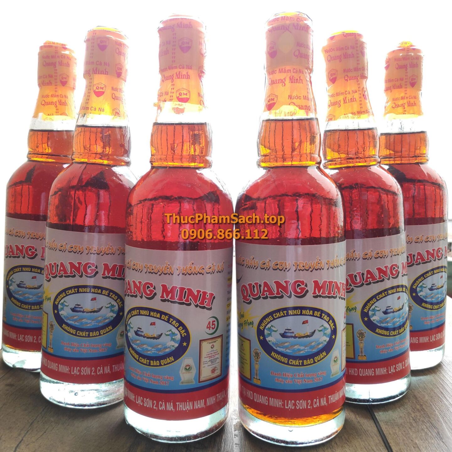 Nước mắm cá cơm truyền thống Quang Minh